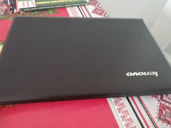 Vand laptop Notebook Lenovo, G580, cu procesor Intel Core TM i3,-