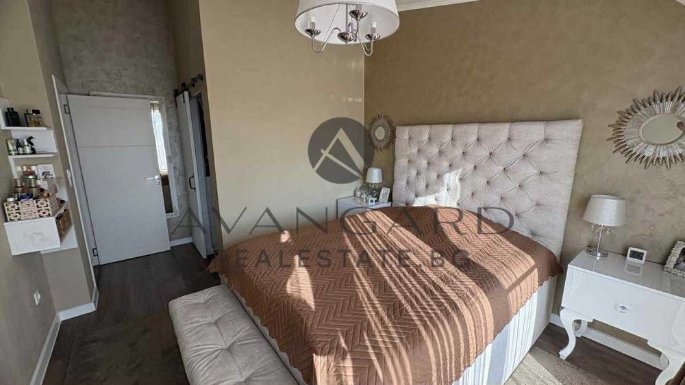 Продава се Тристаен апартамент в Пловдив, Кючук Париж - 195 кв.м за 1283 €/кв.м - Снимка #9