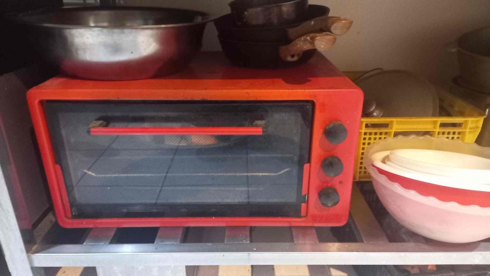 Продаю мини духовка.