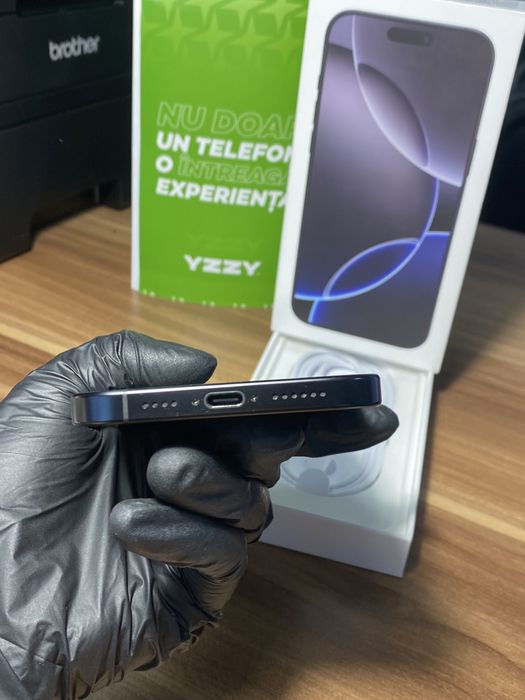 iPhone 16 Pro Max • 256 GB • Black Titanium