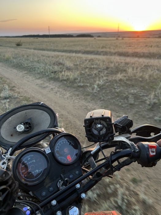 GSX 200 кубов в нормальном состаяние масло жырет но не много  3 года .