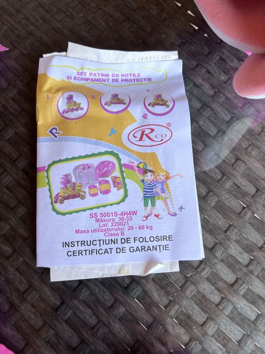 Vand role fetite reglabile pentru patru marimi