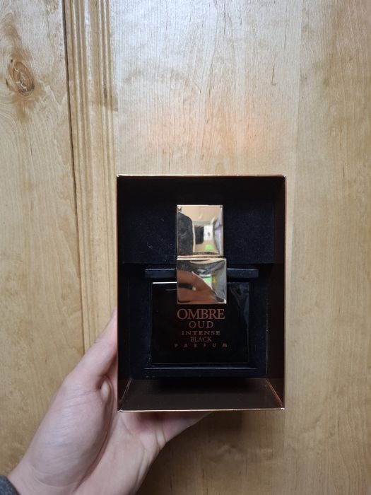 Парфюмна вода Ombre OUD Intense Black by ARMAF