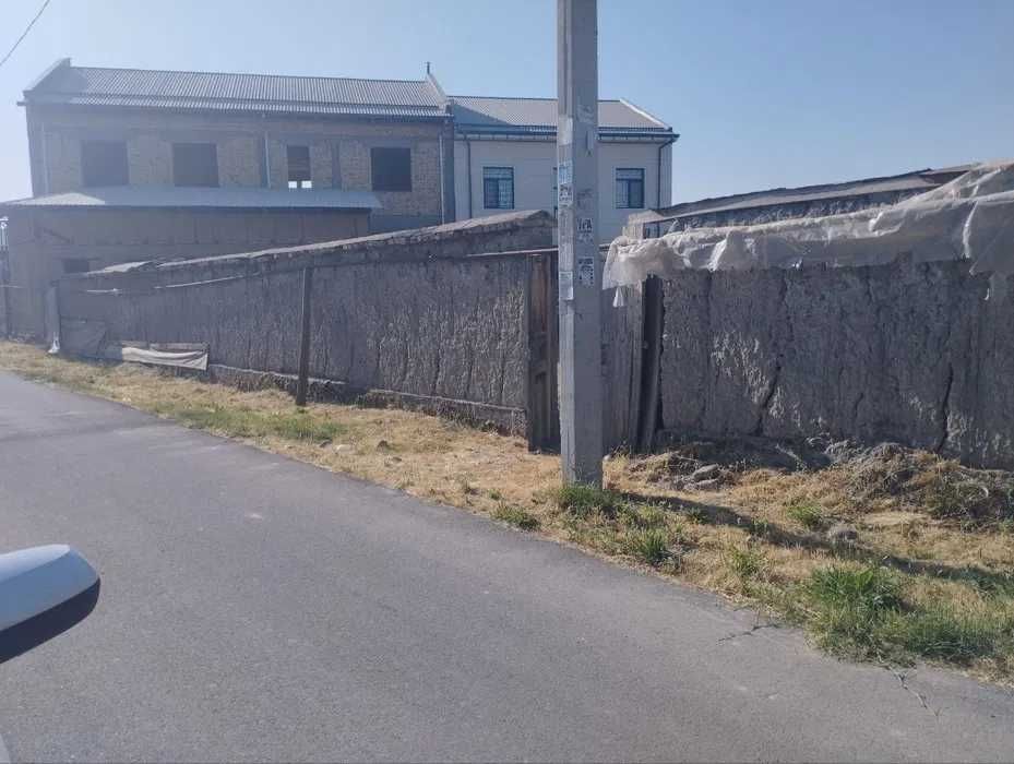 Yer sotiladi 9 sotix yangi xayot chortoq maxalada sotgi 19000$