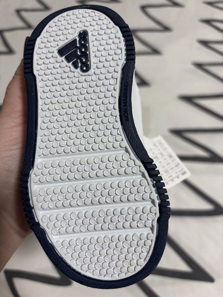 Маратонки Adidas