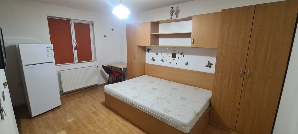 Garsonieră de închiriat, Inel -Baba Novac