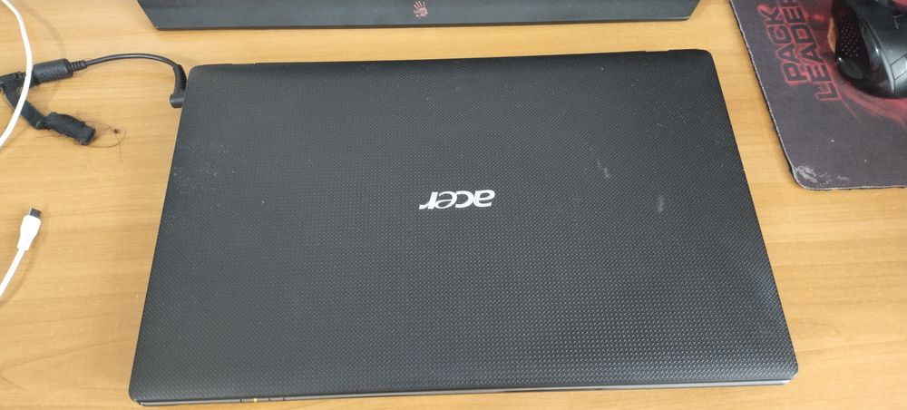 Продам или обменяю на зимние шиныноутбук ACER