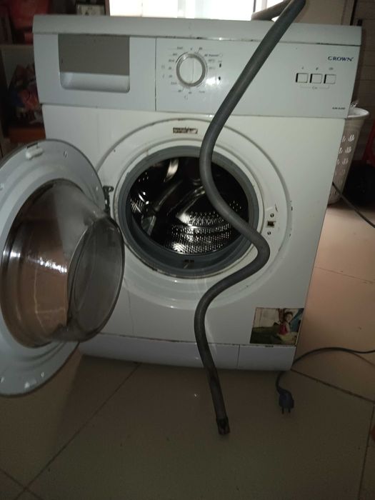 Пералня  втора употреба запазена.