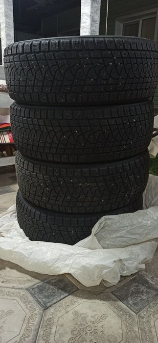 Продам комплект зимних шин
