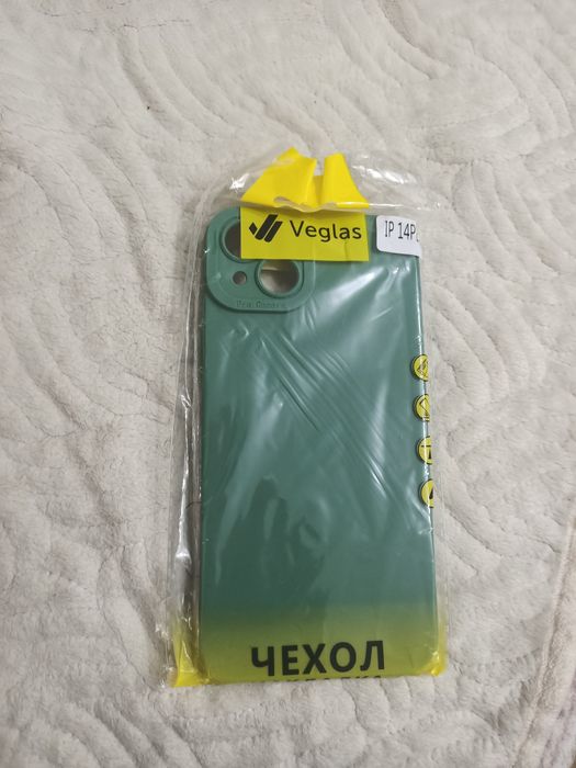 Чехол на айфон 14 плюс
