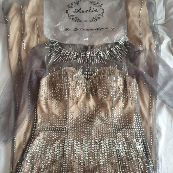 Vand rochie Aeelis purtata de 2 ori, marime 40-42-44