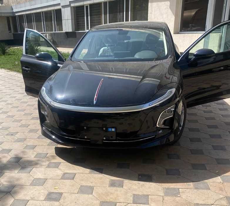 Hongqi E-QM5 Restyling 500 км 2025г Белый! Без пробега!