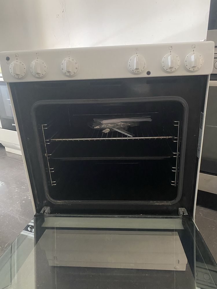 Свободностояща печка Electrolux
