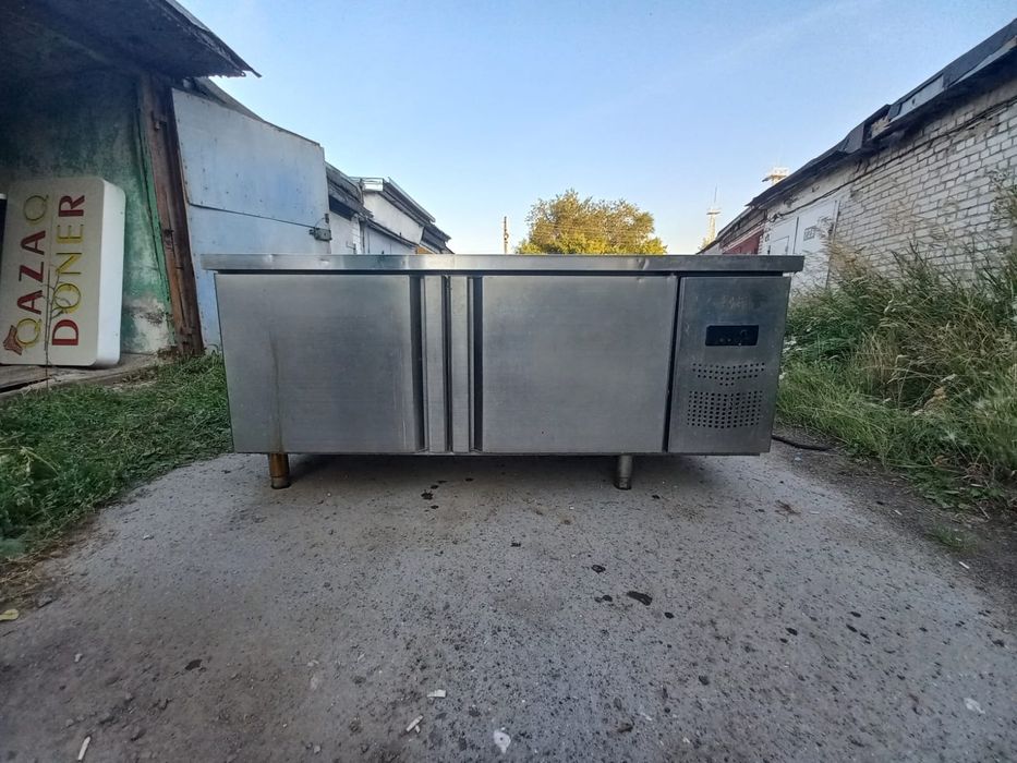 Продам холодильник хорошим состояние торг