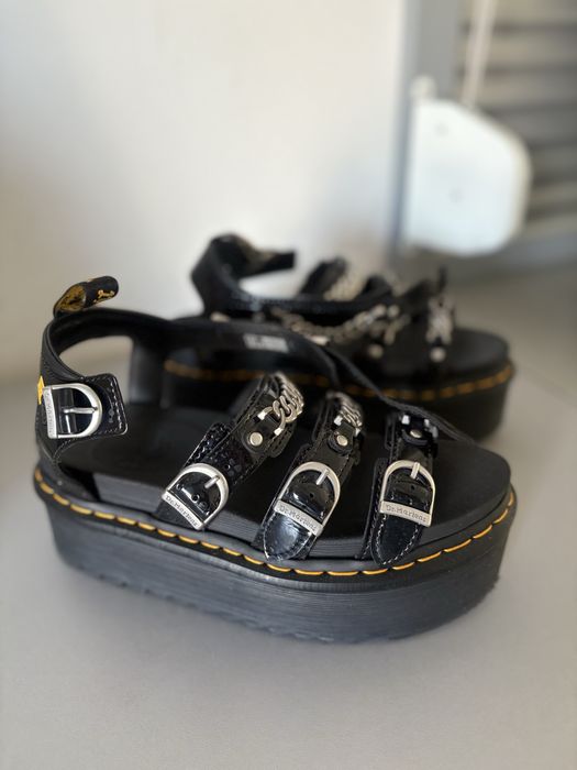 Sandale noi de vanzare