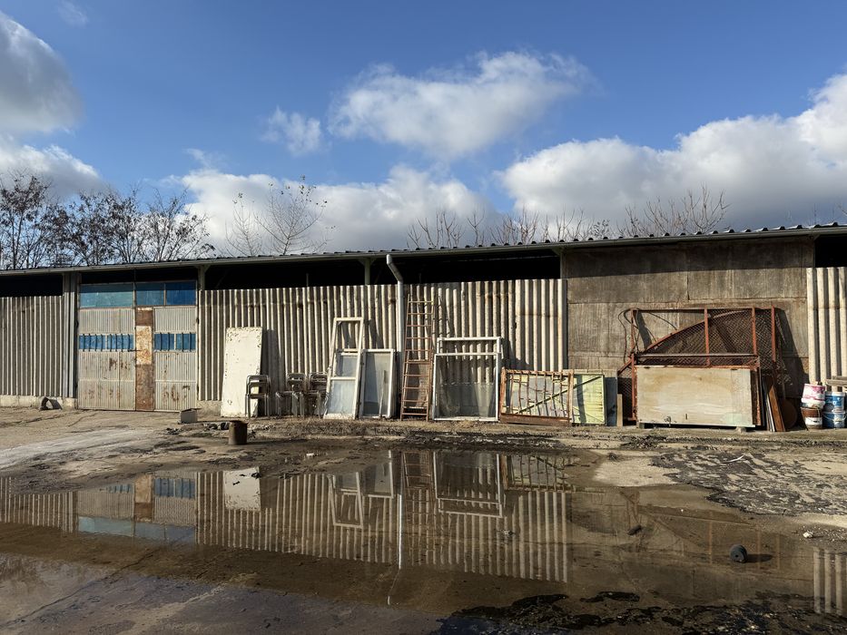 Склад 250 кв.м свободна зона русе.Става и за автосервиз