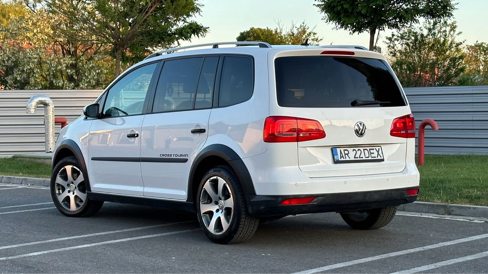 VW Touran Cross 1.6tdi 2012 /schimb