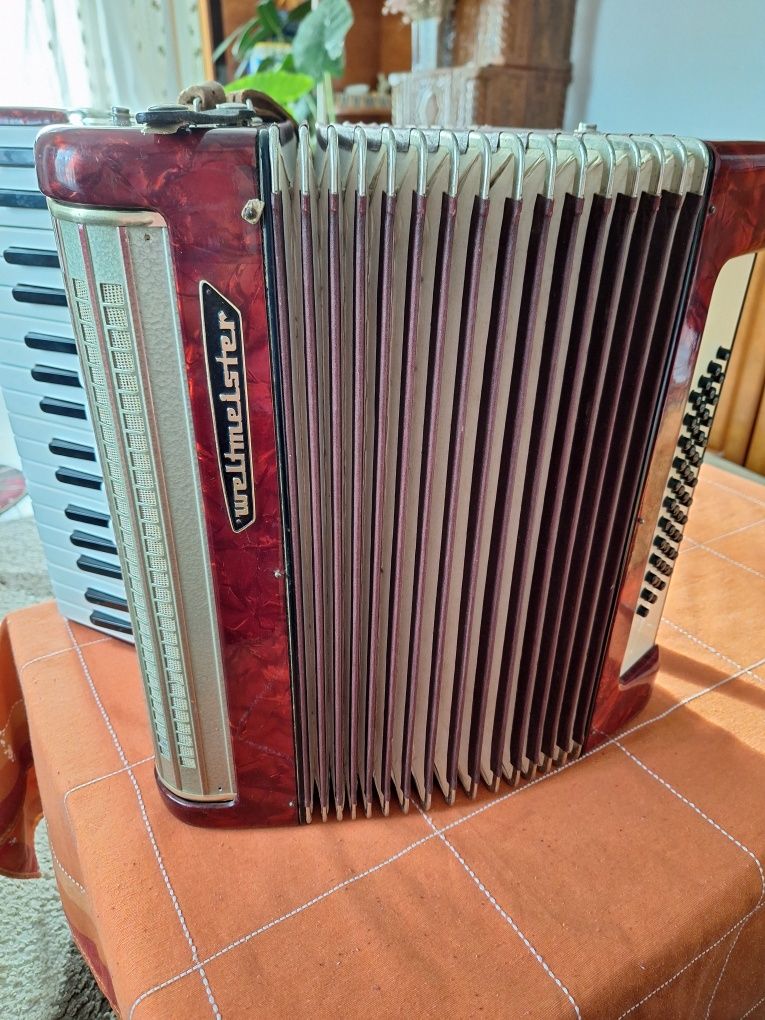 Vând acordeon  Wertmaister  48 de basi stare nou  preț 250€