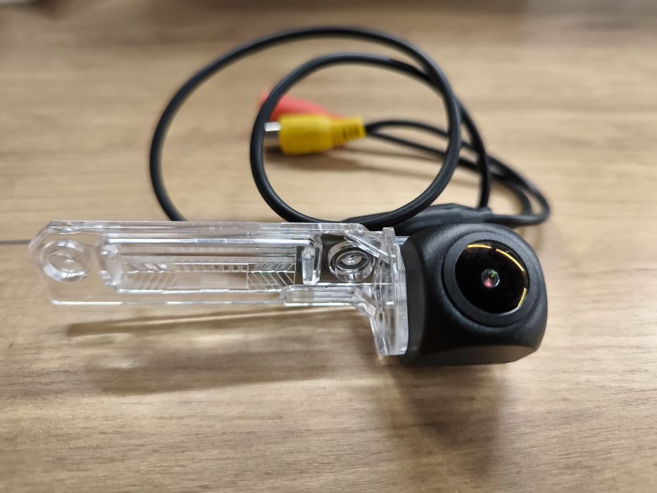 Камера за задно виждане OW TOSIN за Seat НОВА + подарък ключодържател