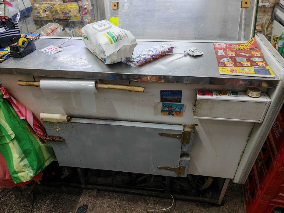 продавам хладилна витрина- хоризонтална