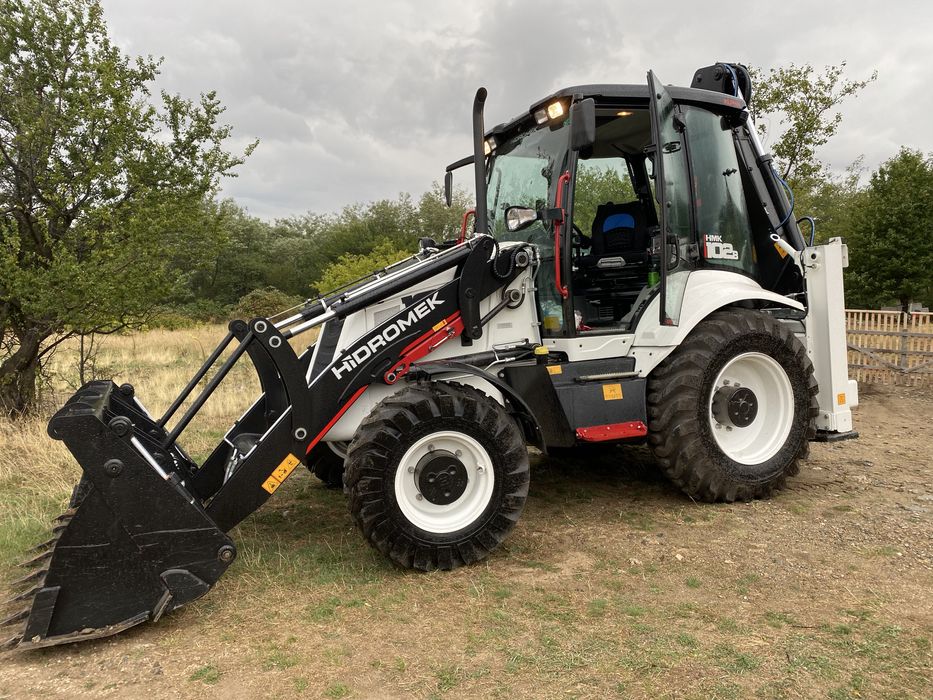 Услуги с комбиниран багер за София и района!