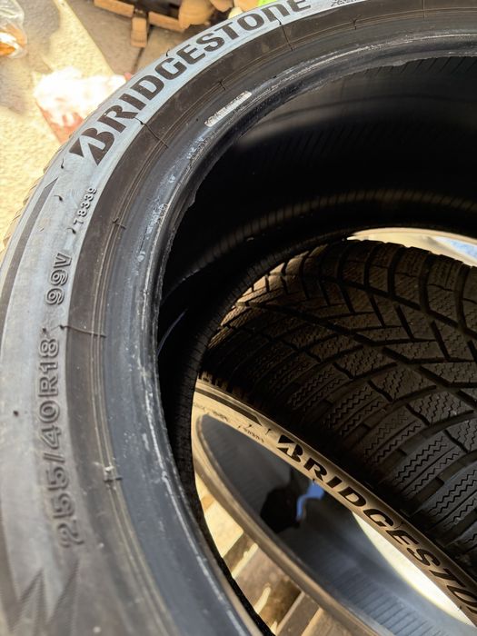255/40/18 Bridgestone 2бр дот22