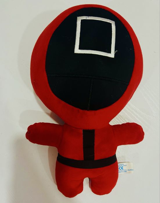 Игра кальмара. Мягкая игрушка Squid game квадрат.