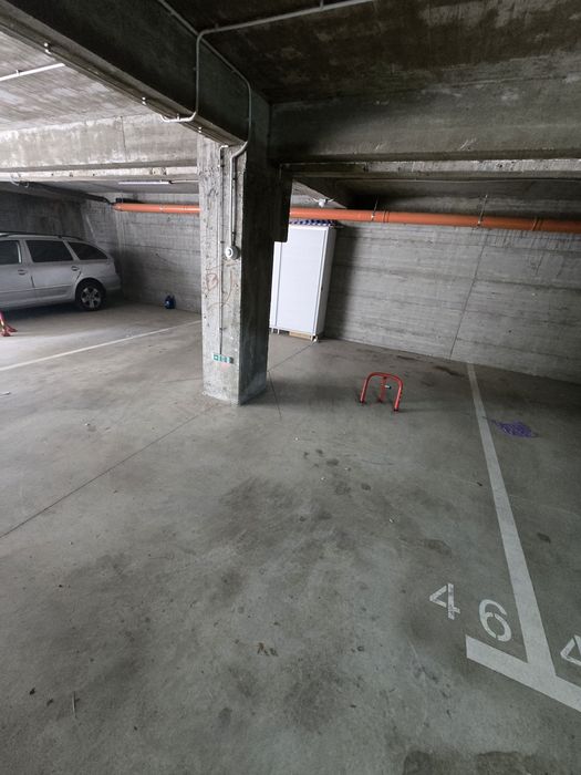 Vand Parcare subterana Str Eroilor Floresti