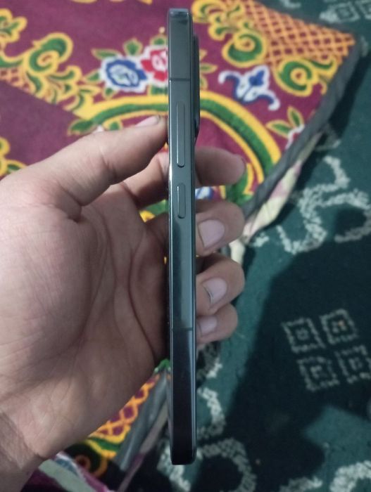 Xiaomi 13 12 / 256 qora china versiya