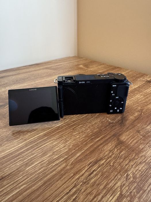 Sony ZV-E10 + чанта Sony+ микрофон Deity