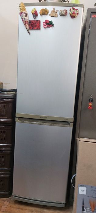 Холодильник Samsung