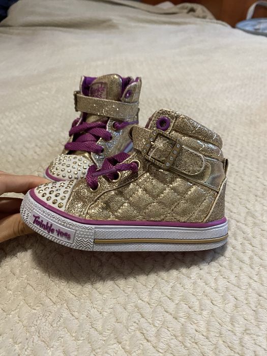 Ghetute skechers marimea 23