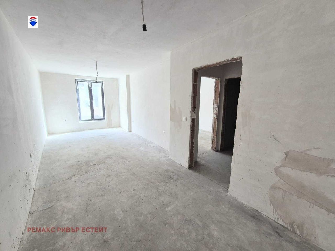 Продава се Двустаен апартамент в Русе, Център - 74 кв.м за 1609 €/кв.м - Снимка #2