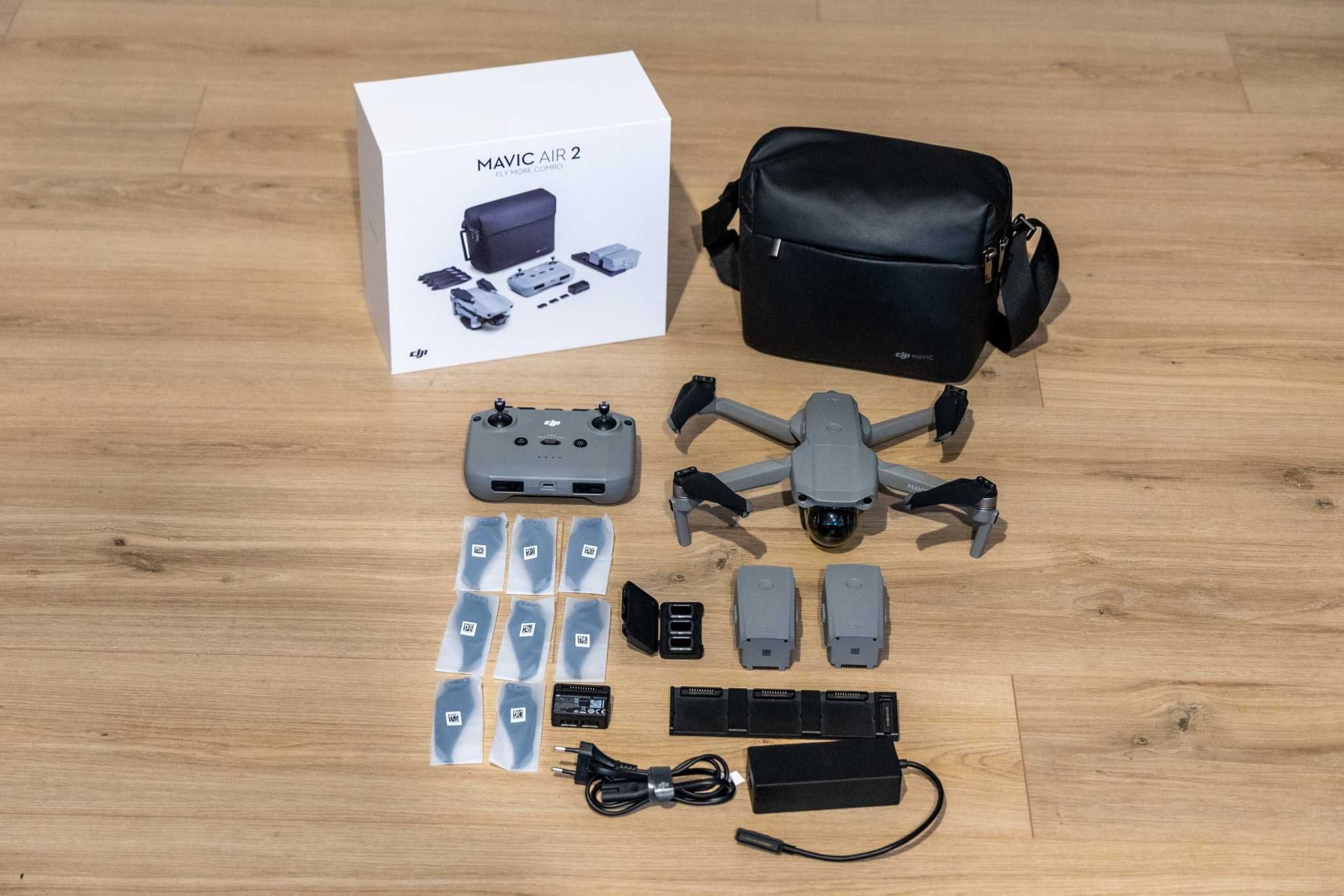 Vand drona DJI Mavic Air 2 flymore combo