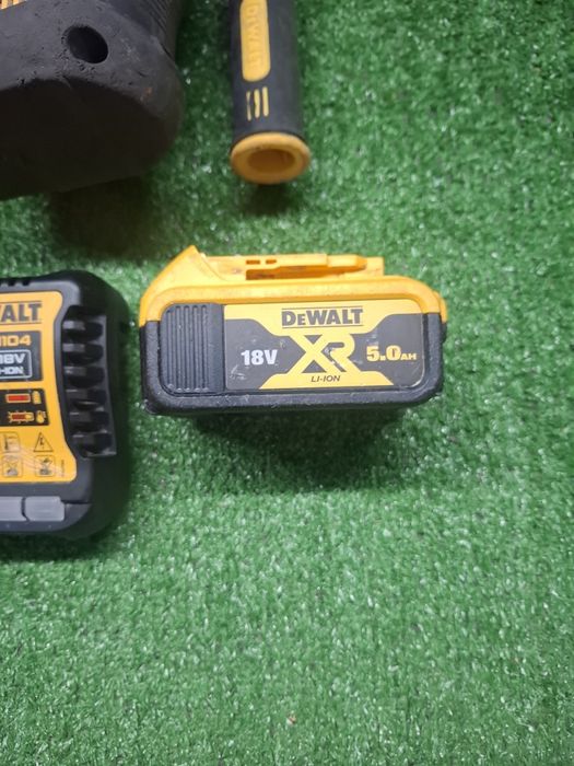Перфоратор на DeWALT DCH273 с батерия 5 ампера и зарядно
