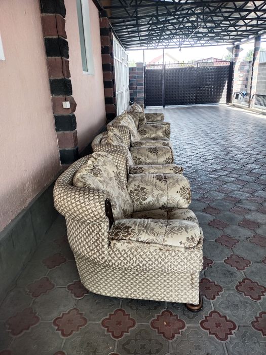 Срочно продается диван