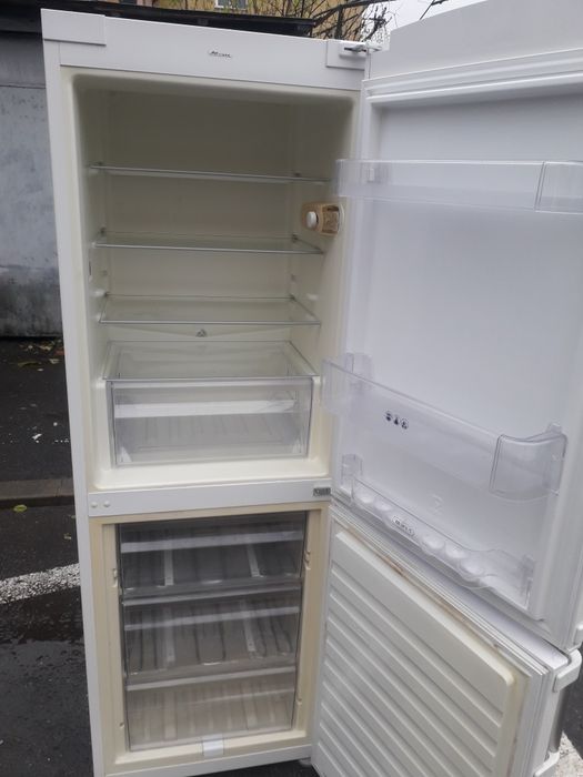 Frigider 2 usi functional asigur transport