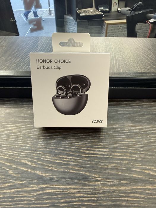 MrsAmanet: Casti honor coice