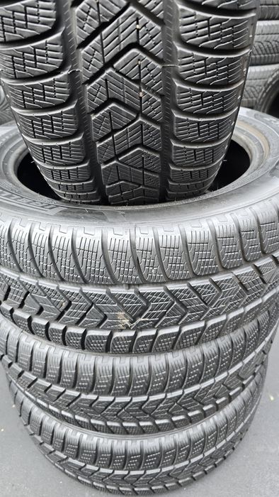 4 anvelope iarnă Pirelli 235/55/18 - dot 2022
