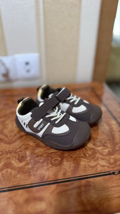 Детские кроссовки