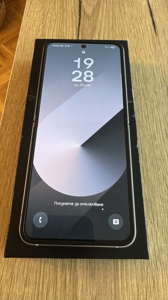 Samsung galaxy Z Flip 6 256GB