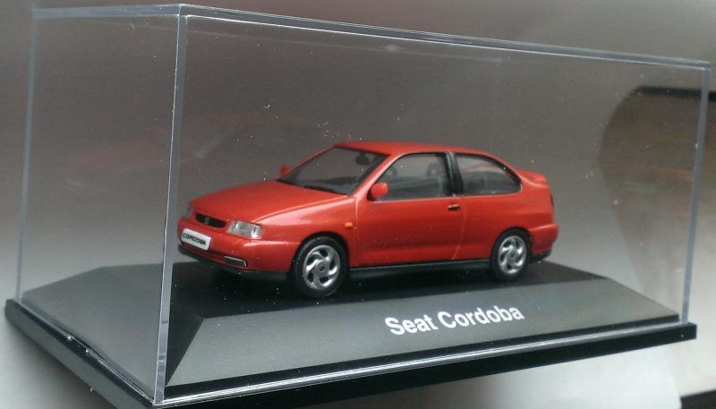 Macheta Seat Cordoba Coupe Facelift 1996 rosu - Herpa 1/43 noua