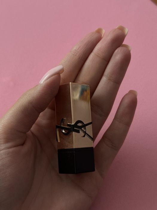 Червено червило YSL