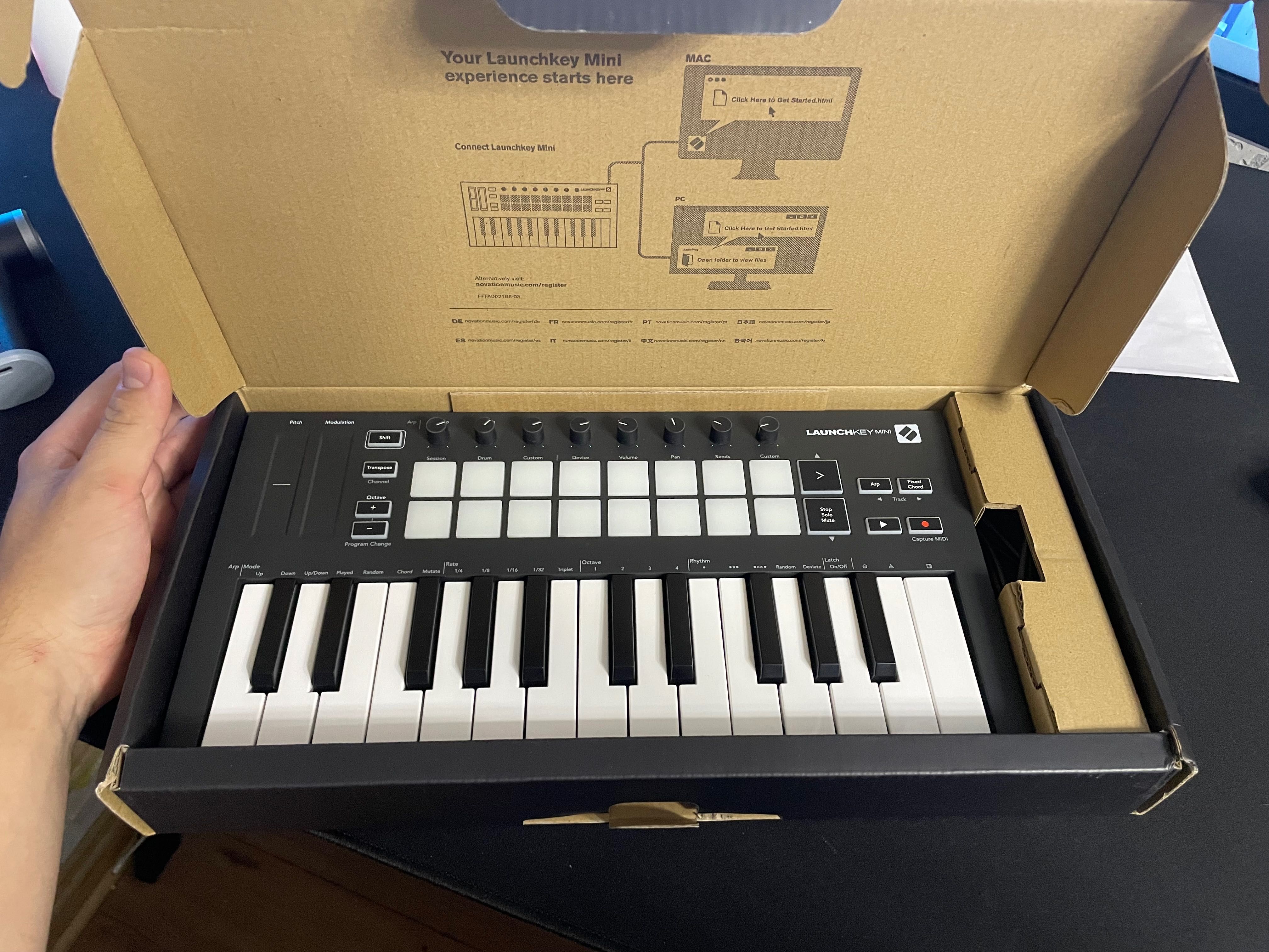 MIDI-клавиатура Novation Launchkey Mini MK3