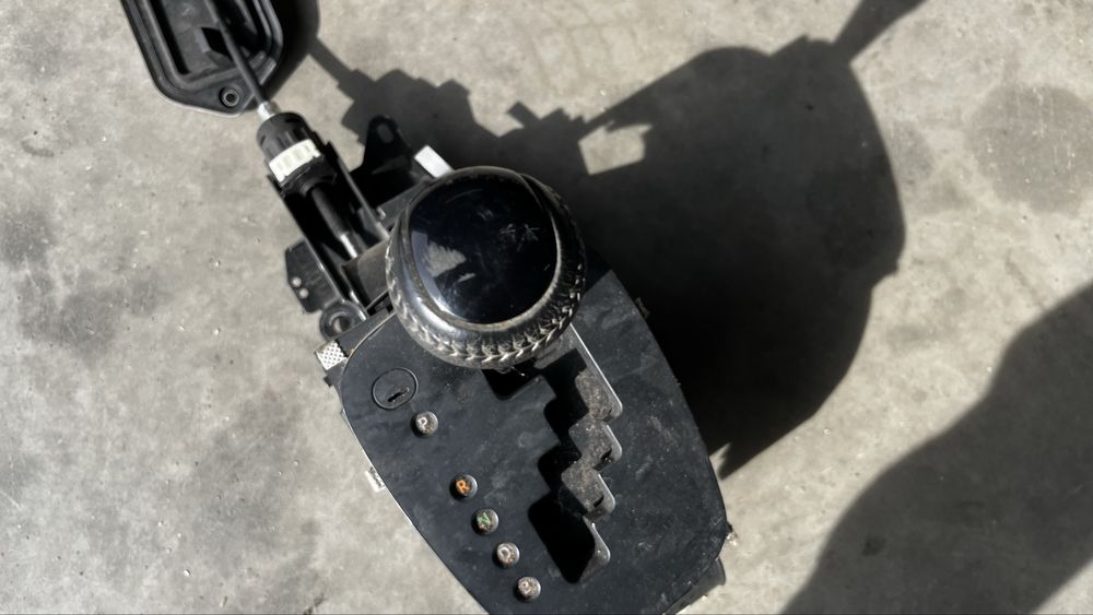 Toyota Yaris P13 скоростен лост автоматик