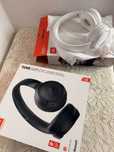 Vand casti JBL TUNE 520BT negre sau albe