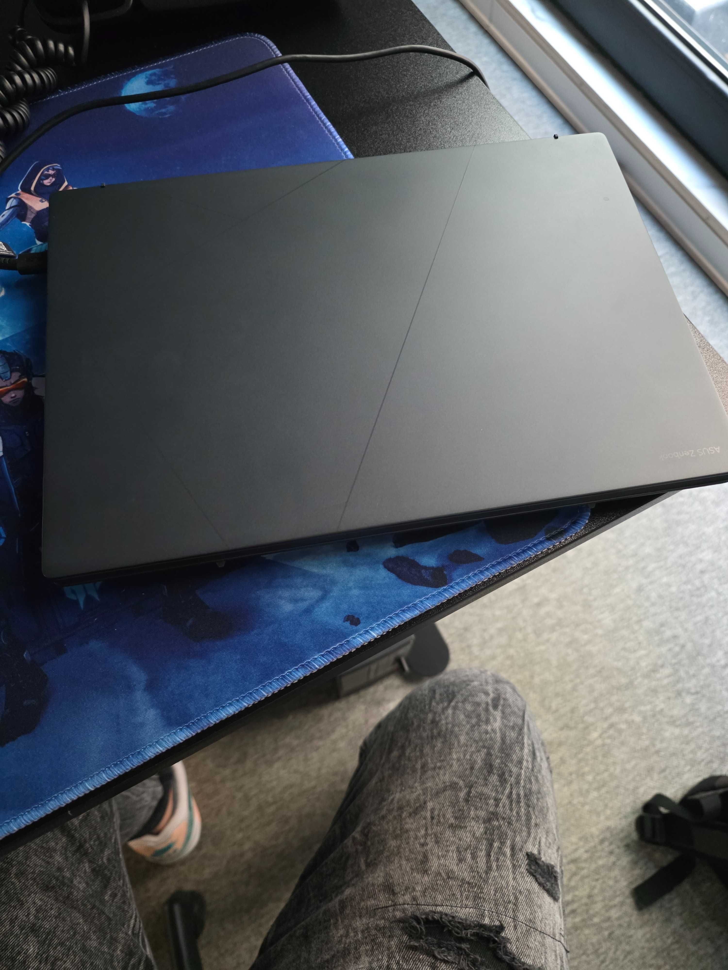 ASUS Zenbook Duo OLED 2025
