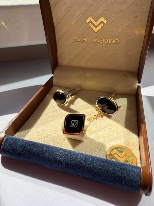 Set accesorii de lux - Butoni si ac pentru cravata