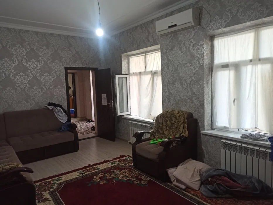 Срочно продается хороший дом с 6 комнотом в Хасанбой 1,5 сотки 120000$