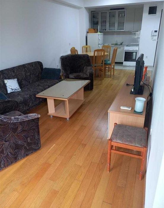 Дава се под наем Двустаен апартамент в Бургас, Лазур - 63 кв.м за 178.5 € - Снимка #2